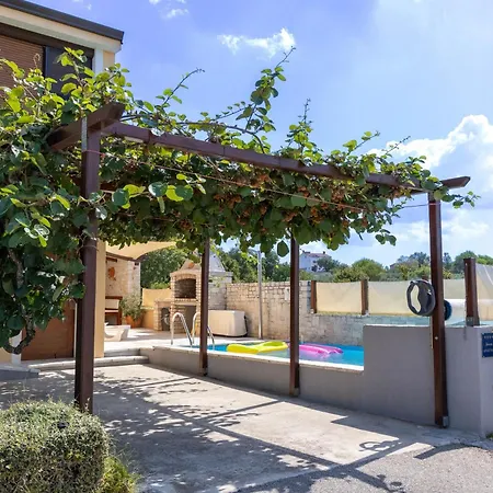 Luxury Alba With Pool