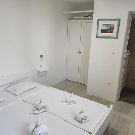 Luxury Alba With Pool Apartment