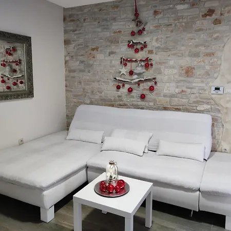 Luxury Alba With Pool * Kanfanar