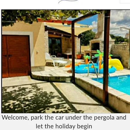 Apartment Luxury Alba With Pool