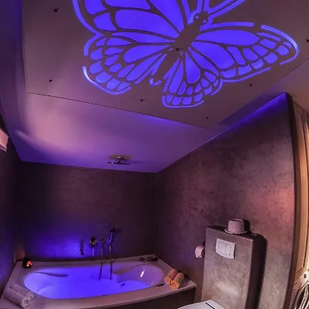 Luxury Alba With Pool Apartment *