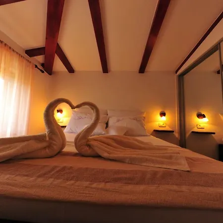 Luxury Alba With Pool *