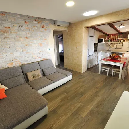 Luxury Alba With Pool * Kanfanar