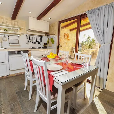 Luxury Alba With Pool * Kanfanar