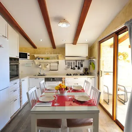 Luxury Alba With Pool * Kanfanar