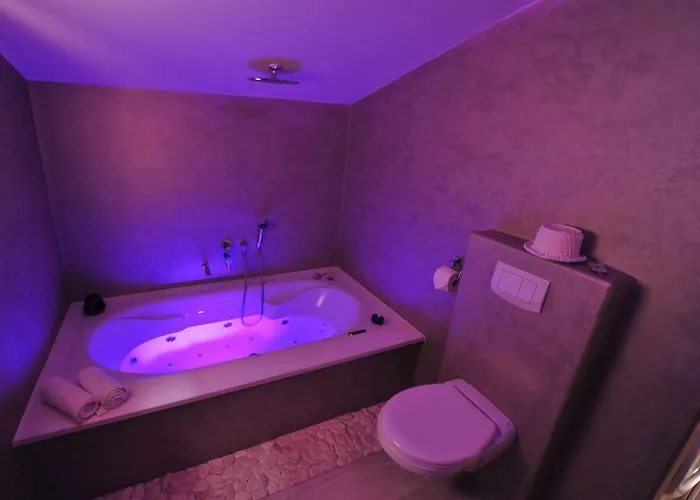 Luxury Alba With Pool